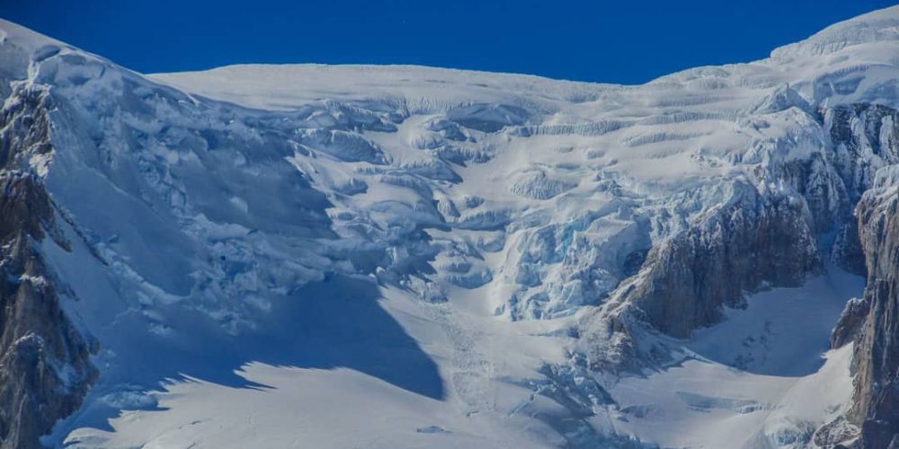 Glaciar Calluqueo - Patagonia Tresmil - Cochrane
